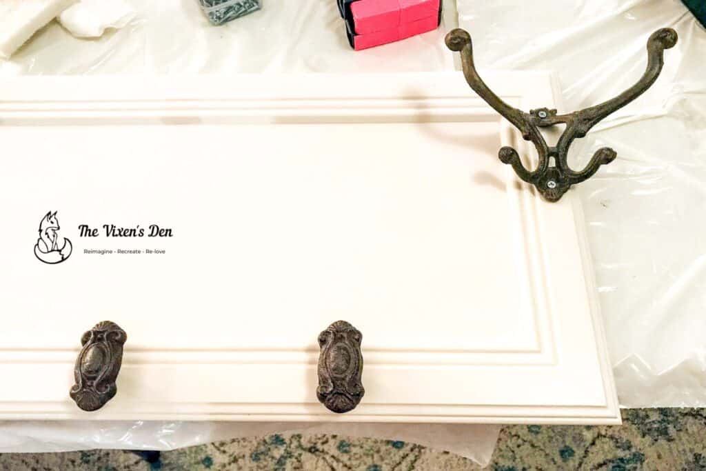 How to Paint Drawer Pulls