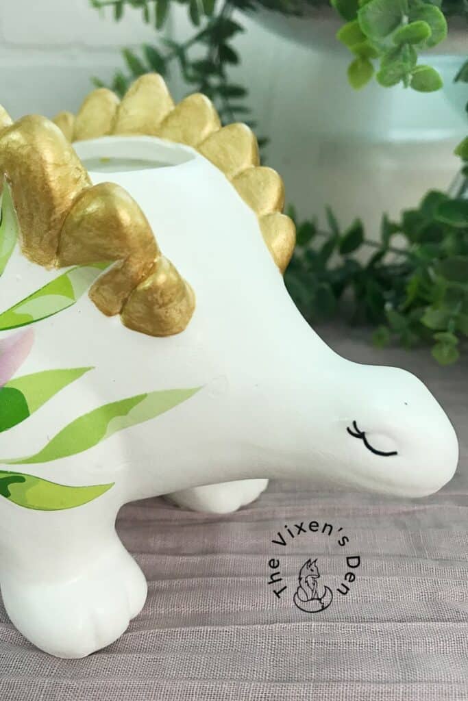 boho ceramic brontosaurus with eyelashes