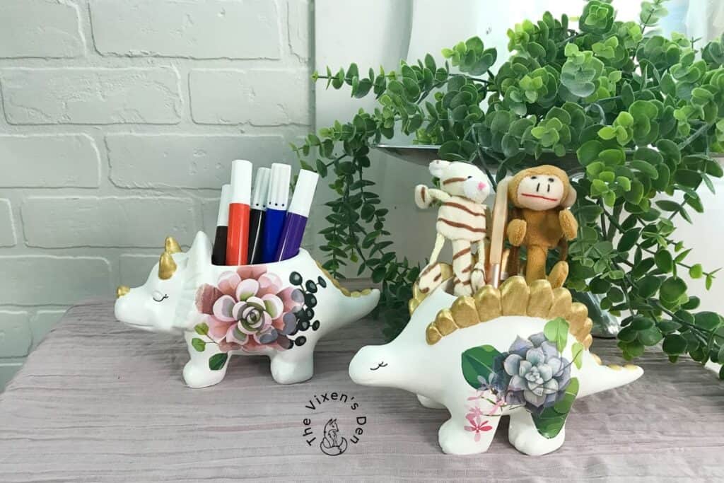 boho ceramic dinosaurs with pens and markers