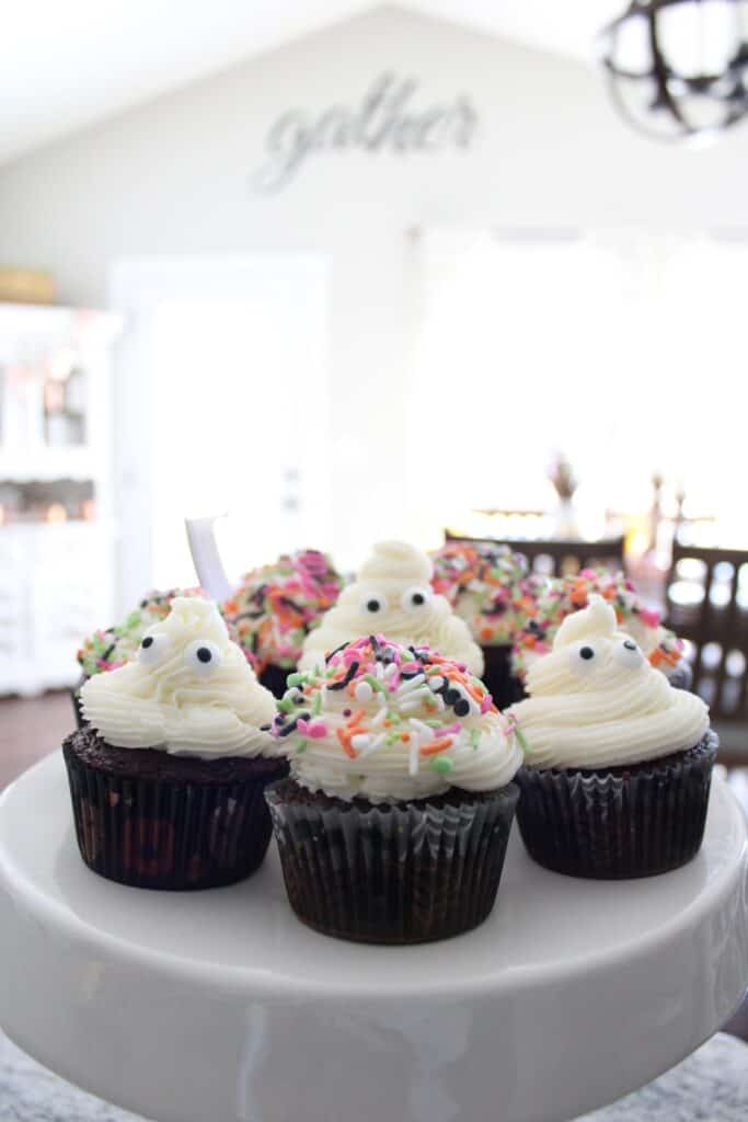 Halloween Cupcakes-Mornings on Macedonia