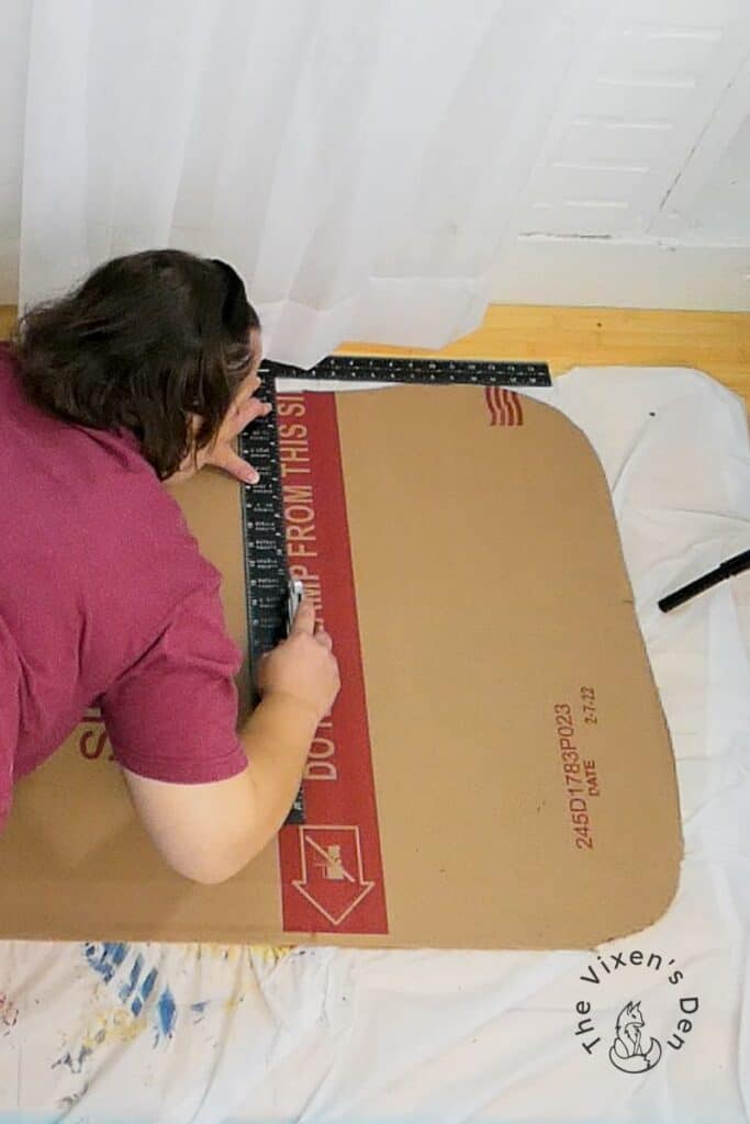 Measuring and Scoring Painted Cardboard Sunshade-44-min