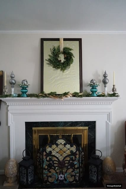 How to decorate mantel for Christmas-Vintage Style Gal