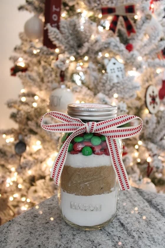 Mason Jar Christmas Cookie Mix-Mornings on Macedonia