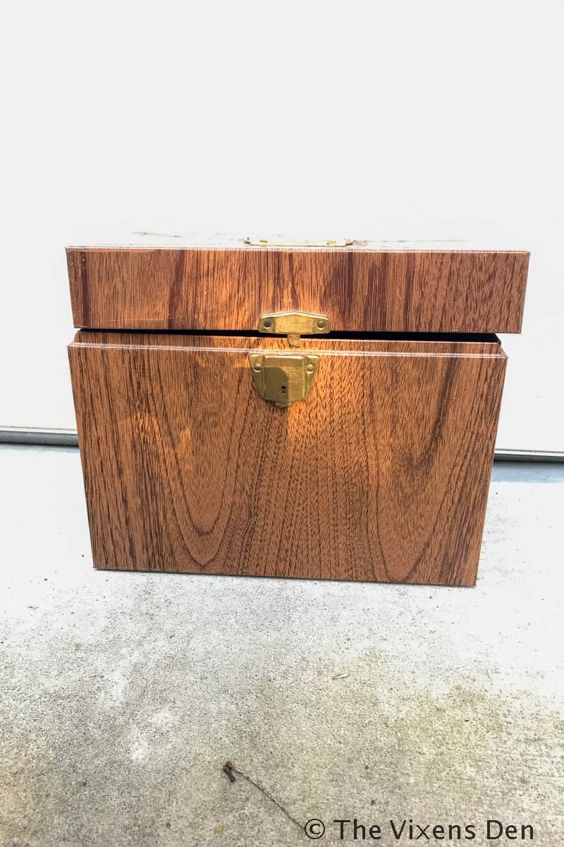 Old Wood Trunk Makeover - The Vixen's Den