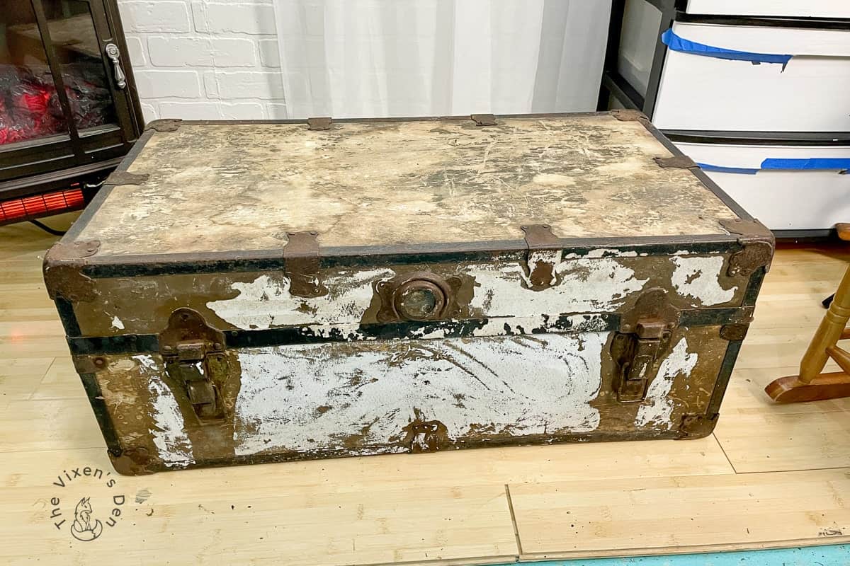 Old Wood Trunk Makeover-pre-makeover