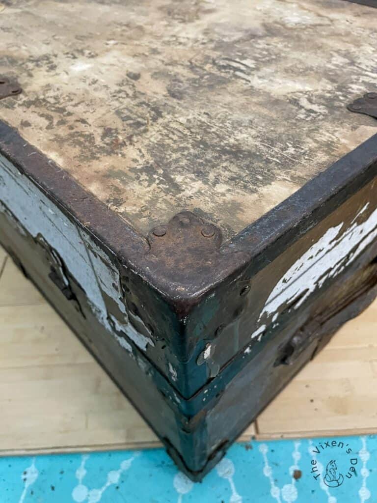 Old Wood Trunk Makeover-rusted hardware