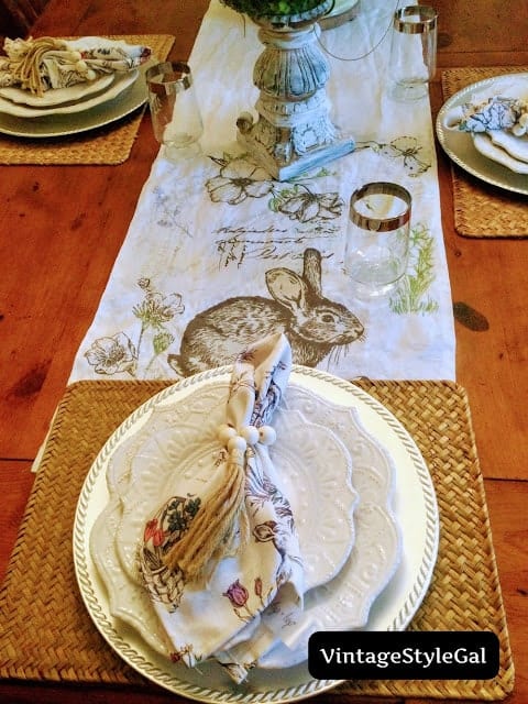 Vintage Style Gal table setting for Easter-min