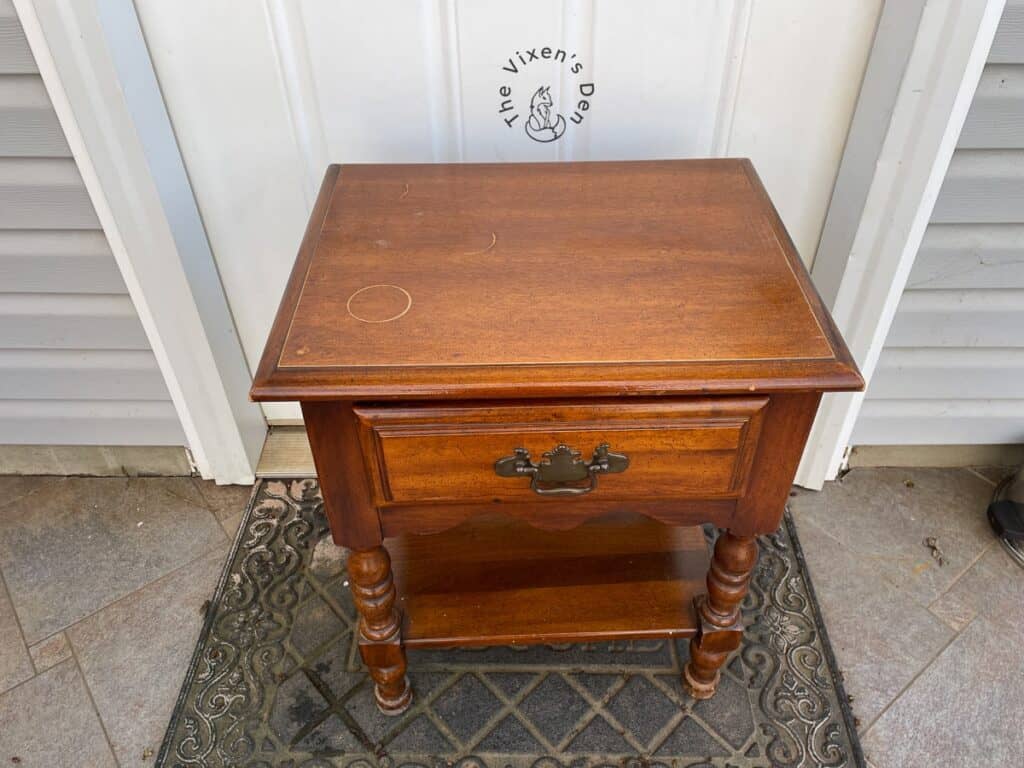 Chalk Paint Side Table Makeover 