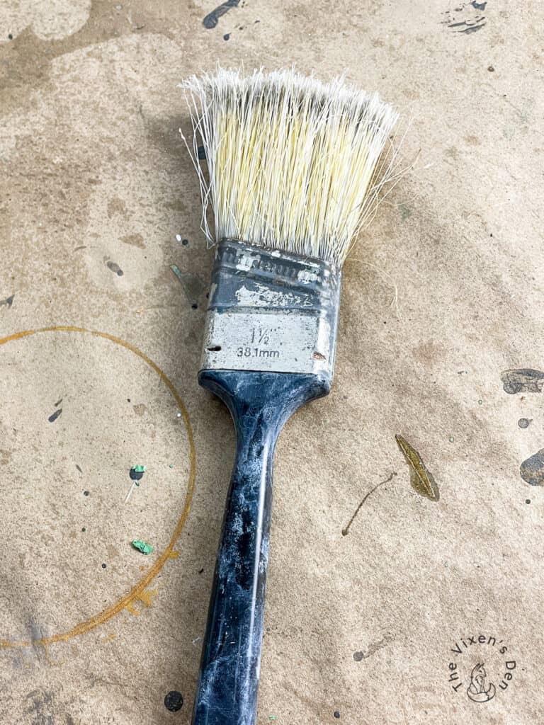 Best Brush for Oil-Based Paint [Great for Your Project]