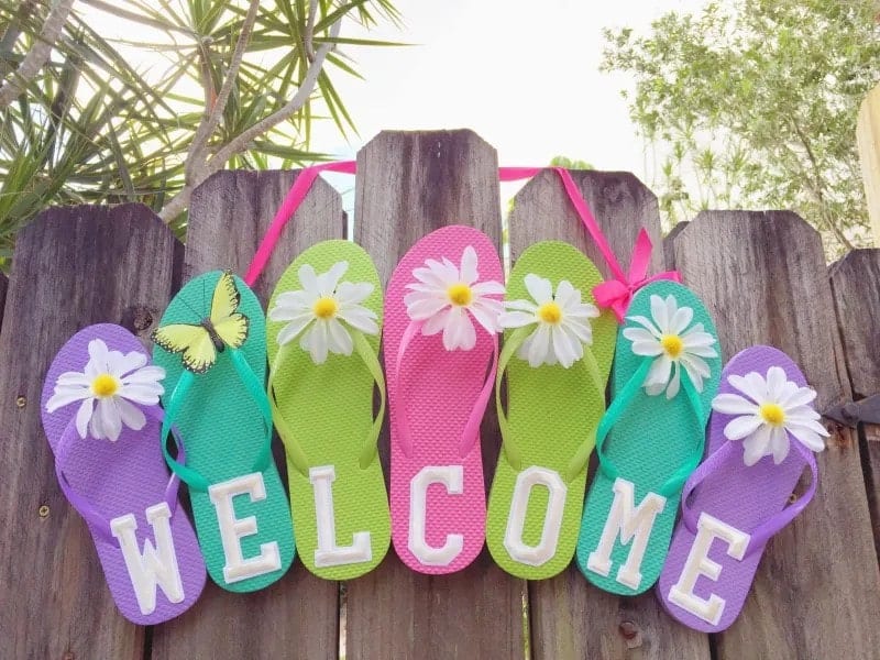 Dollar Store Flip Flop Welcome Sign - Creatively Beth-min